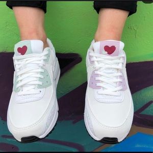 Nike Air Max 90 SE 'Valentine's Day'